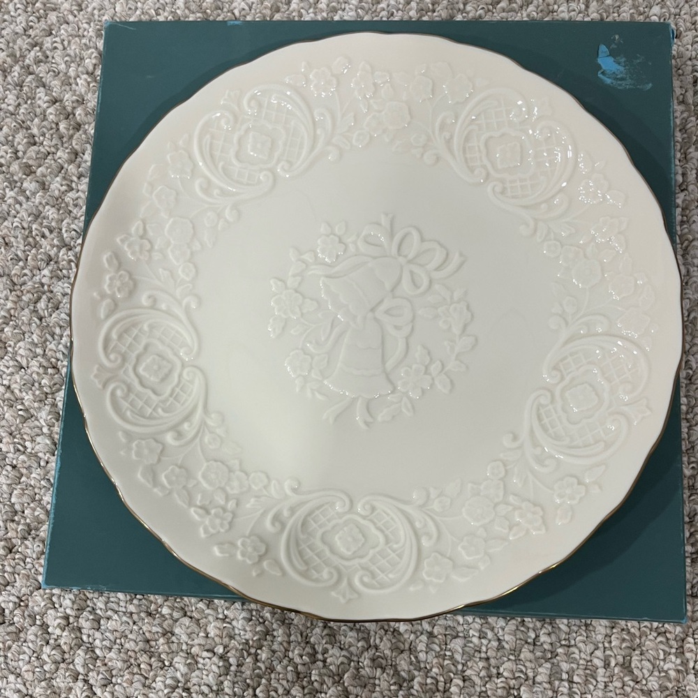 Lenox Wedding Promises platter never used with box